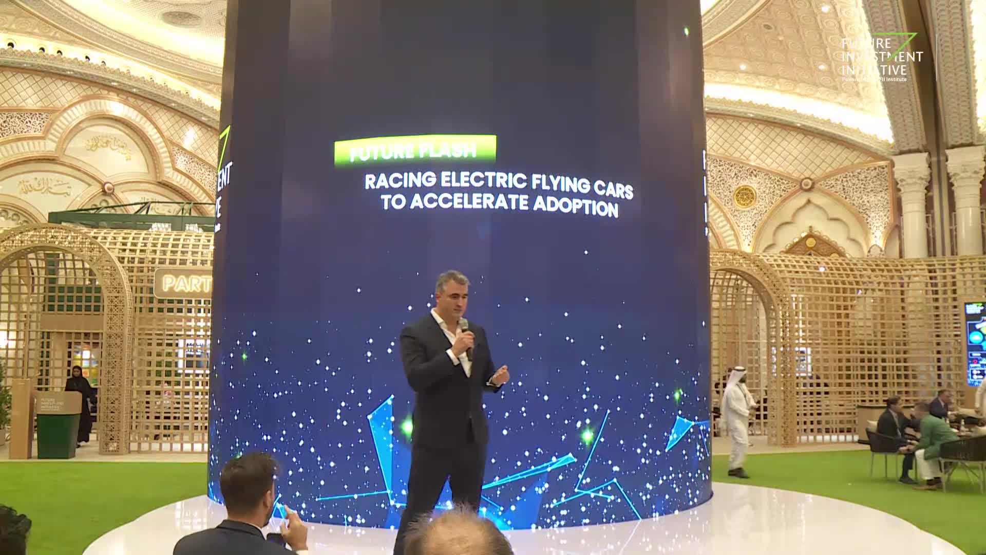 Racing Electric Flying Cars with Matt Pearson, Founder & CEO, Airspeeder FII6